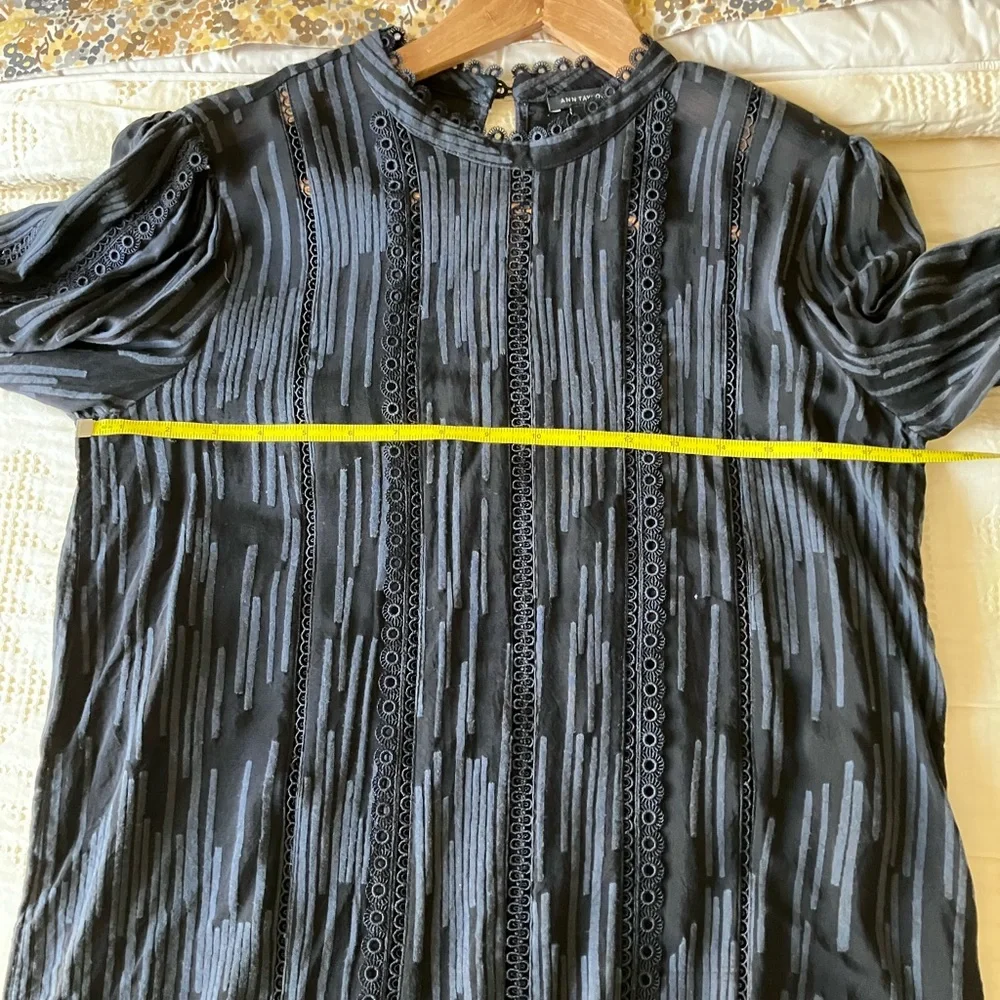 ANN TAYLOR Black Open Eyelet Long Sleeve Mock Neck Blouse Size XS (Could fit S) - Picture 10 of 11